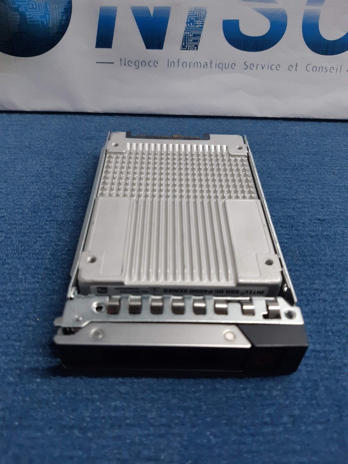 INTEL SSD 4Tb DC P4500 NVMe SSDPE2KX040T7 Serveurs d occasion